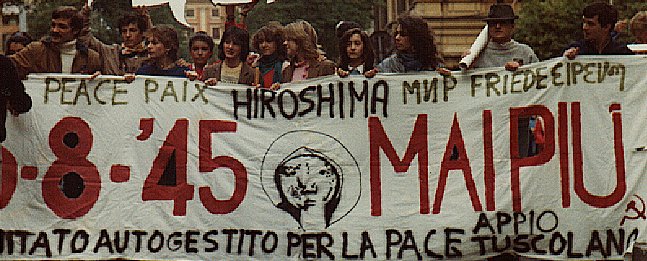 Roma, manifestazione studentesca per la pace (primo da sinistra Mark Bernardini), 1983